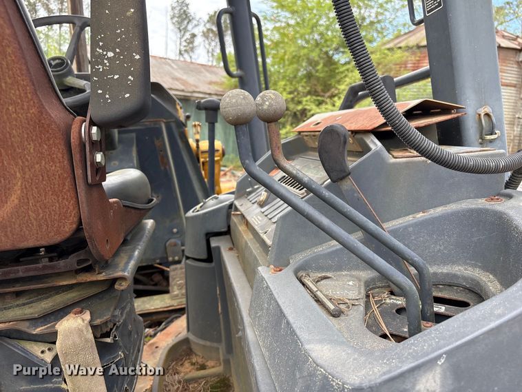 image for item EF1066 2001 John Deere 410G backhoe