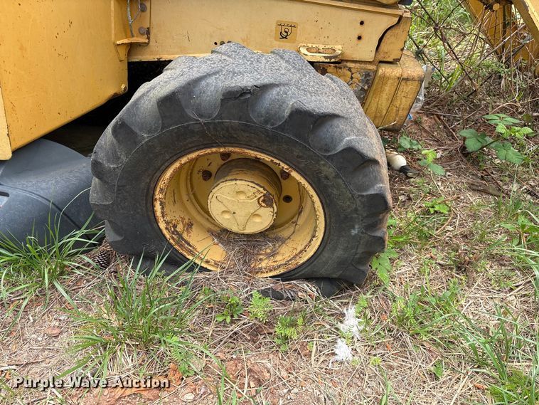 image for item EF1066 2001 John Deere 410G backhoe