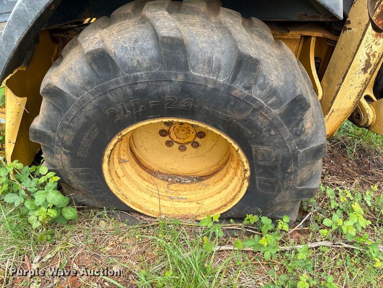 image for item EF1066 2001 John Deere 410G backhoe