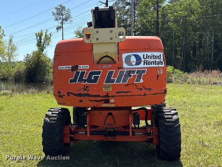 image for item EF1076 2011 JLG 600S boom lift