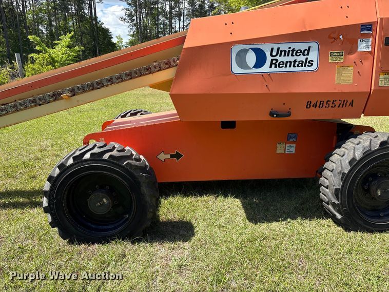 image for item EF1076 2011 JLG 600S boom lift