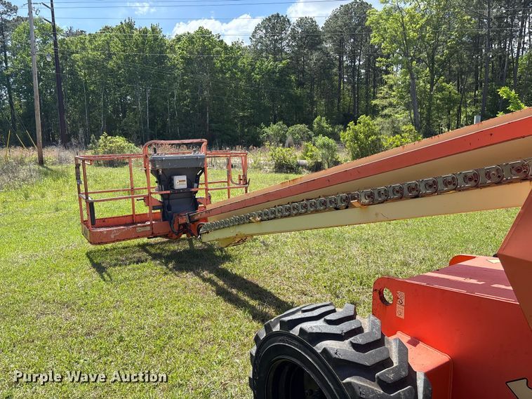image for item EF1076 2011 JLG 600S boom lift