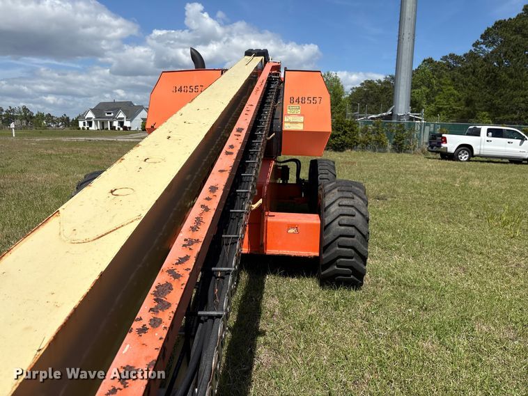 image for item EF1076 2011 JLG 600S boom lift