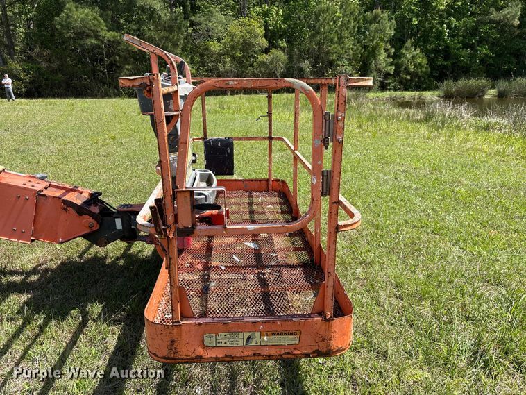 image for item EF1076 2011 JLG 600S boom lift