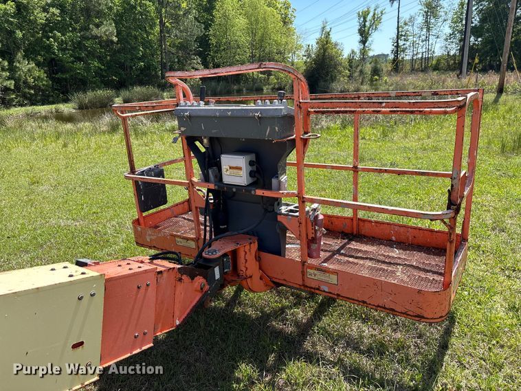 image for item EF1076 2011 JLG 600S boom lift
