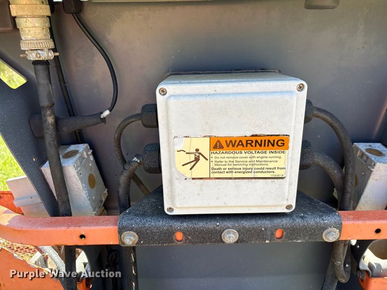 image for item EF1076 2011 JLG 600S boom lift