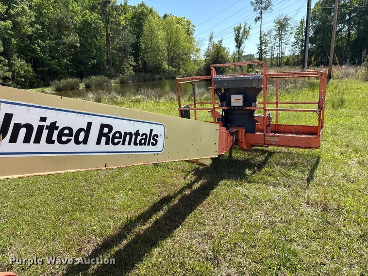 image for item EF1076 2011 JLG 600S boom lift