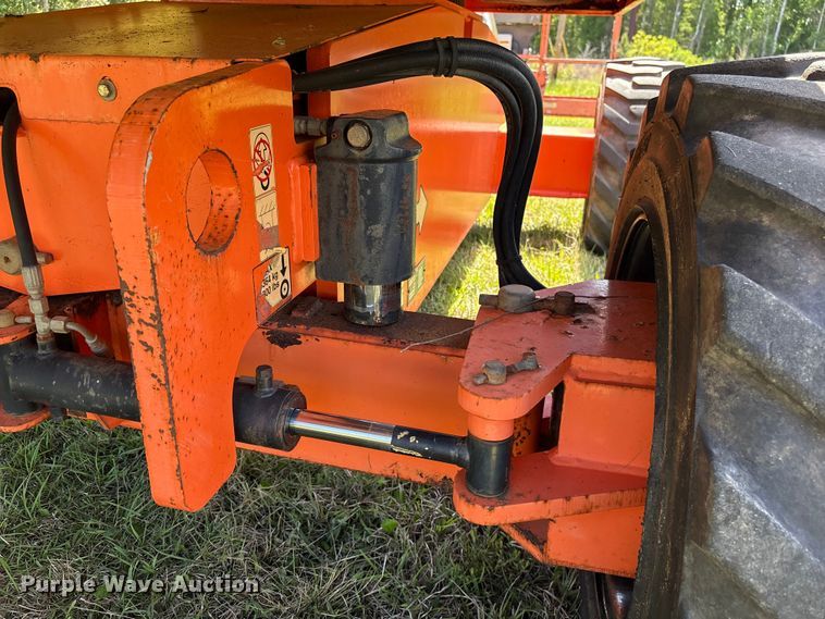 image for item EF1076 2011 JLG 600S boom lift