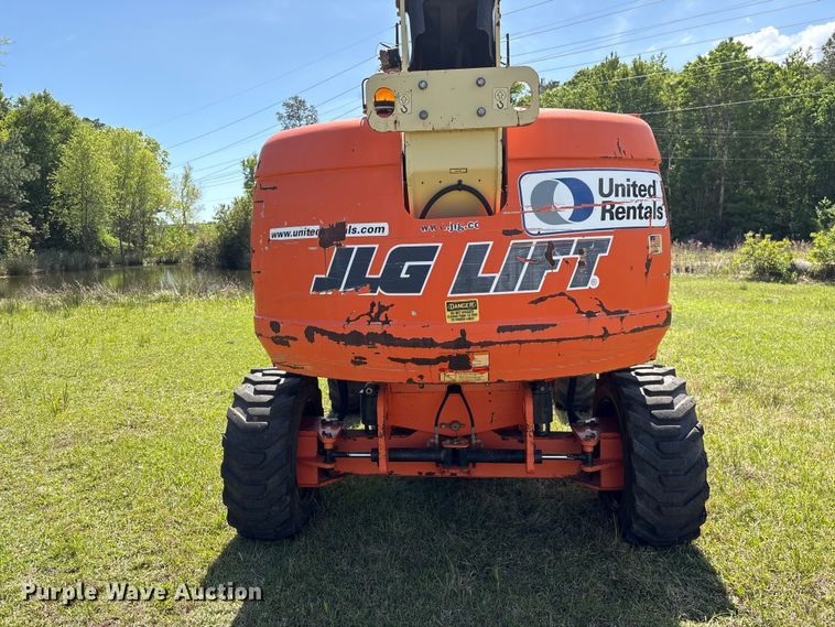 image for item EF1076 2011 JLG 600S boom lift