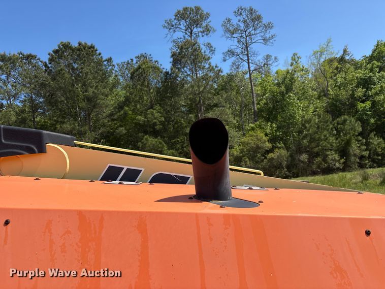 image for item EF1076 2011 JLG 600S boom lift