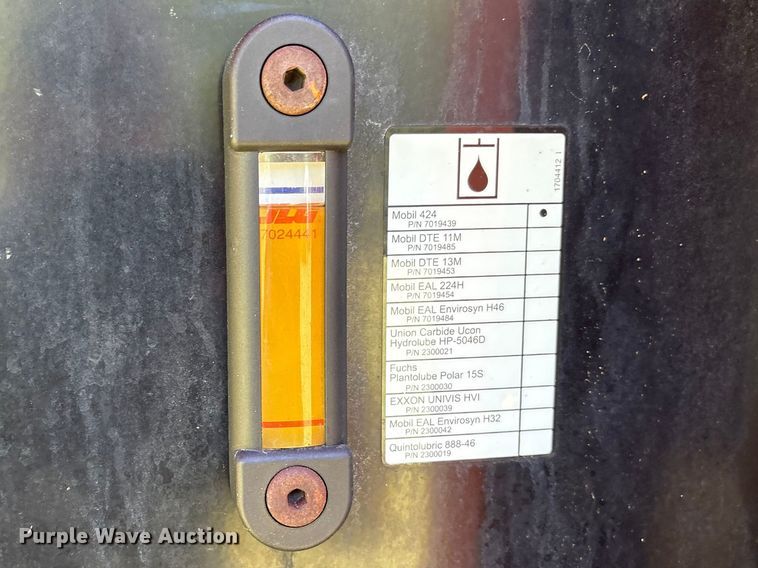 image for item EF1076 2011 JLG 600S boom lift