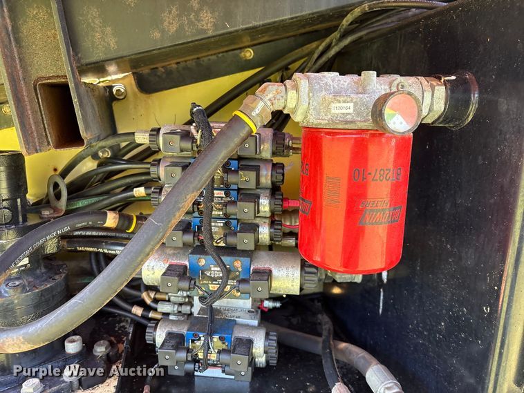 image for item EF1076 2011 JLG 600S boom lift