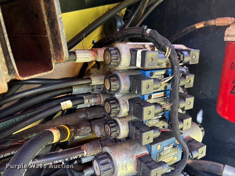 image for item EF1076 2011 JLG 600S boom lift