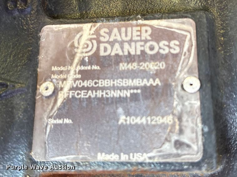 image for item EF1076 2011 JLG 600S boom lift