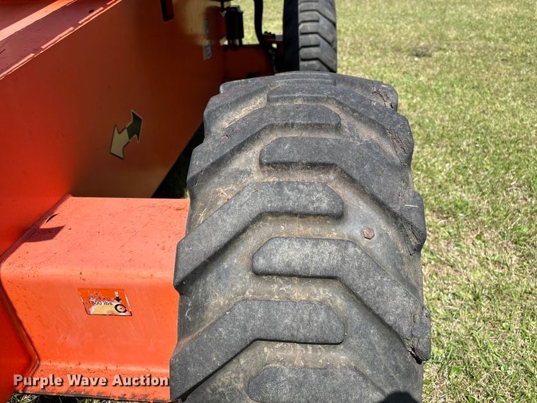 image for item EF1076 2011 JLG 600S boom lift