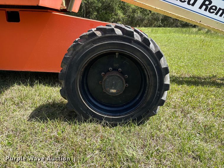 image for item EF1076 2011 JLG 600S boom lift
