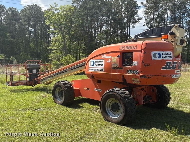 image for item EF1077 2008 JLG 600S boom lift