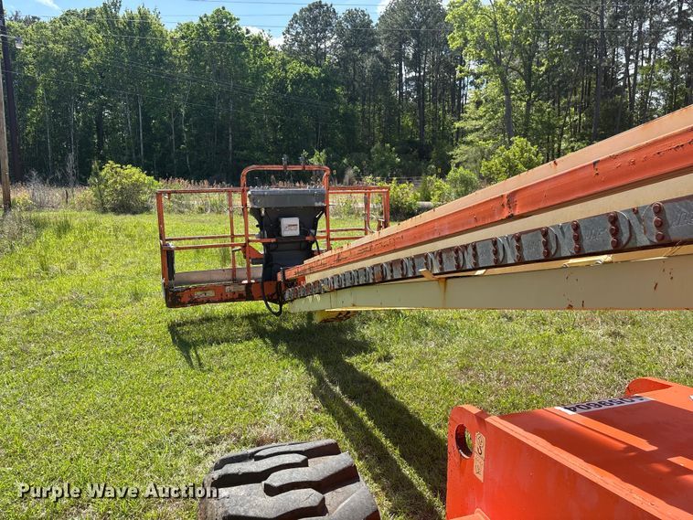 image for item EF1077 2008 JLG 600S boom lift