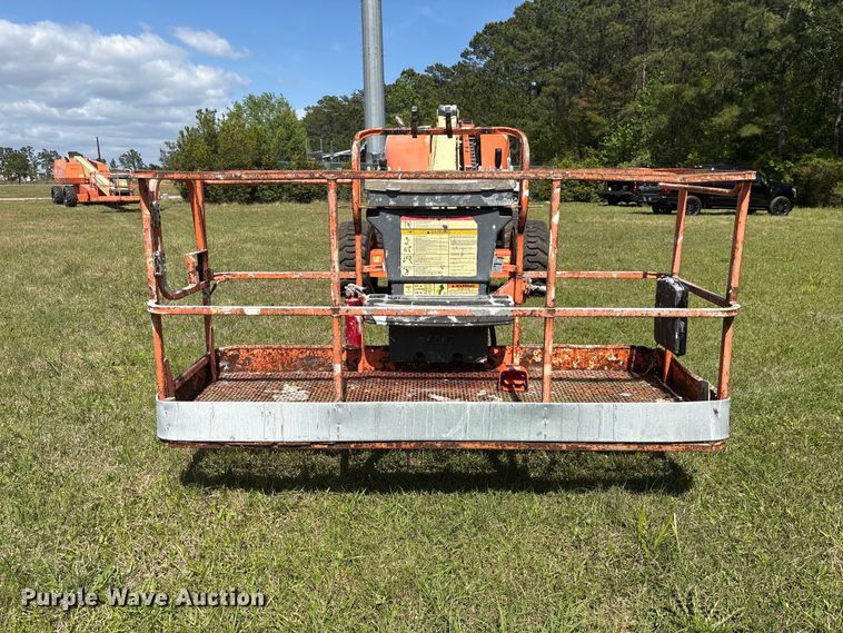 image for item EF1077 2008 JLG 600S boom lift