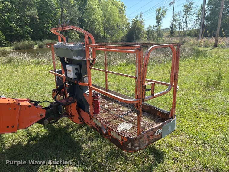 image for item EF1077 2008 JLG 600S boom lift