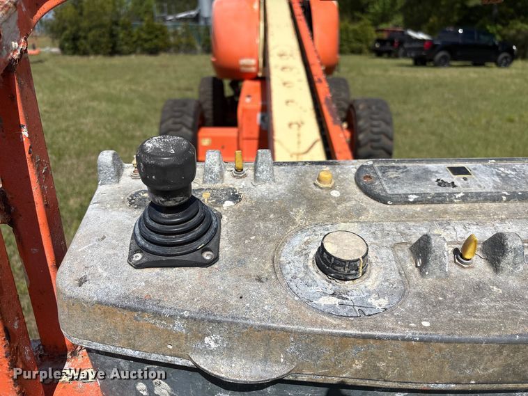 image for item EF1077 2008 JLG 600S boom lift