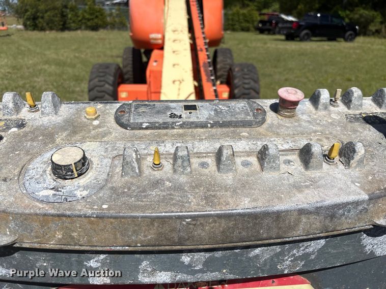 image for item EF1077 2008 JLG 600S boom lift