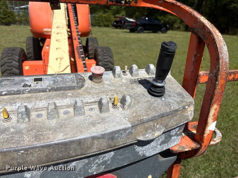 image for item EF1077 2008 JLG 600S boom lift