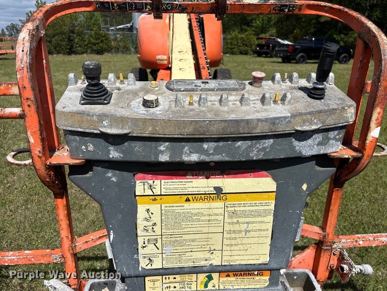 image for item EF1077 2008 JLG 600S boom lift