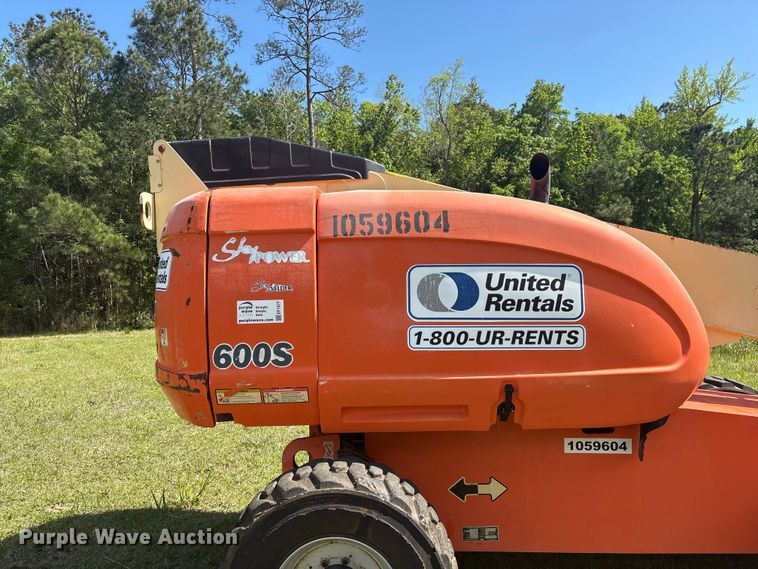 image for item EF1077 2008 JLG 600S boom lift