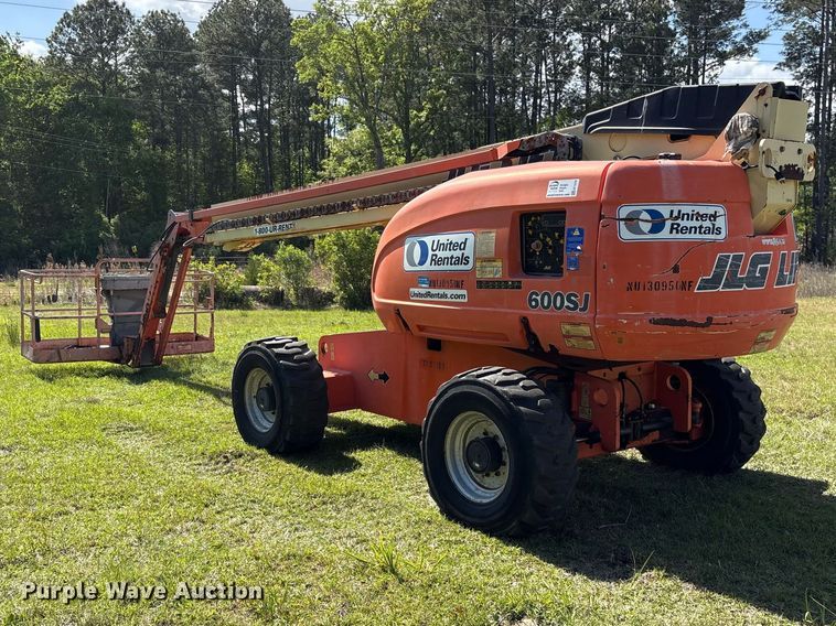 image for item EF1078 2008 JLG 600SJ boom lift