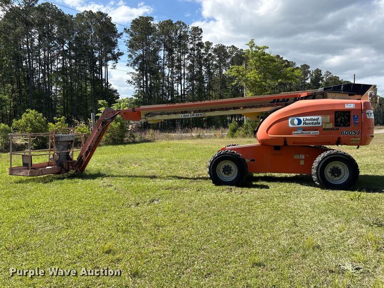 image for item EF1078 2008 JLG 600SJ boom lift