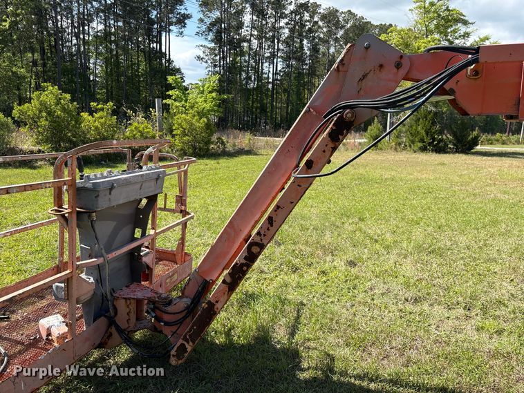 image for item EF1078 2008 JLG 600SJ boom lift
