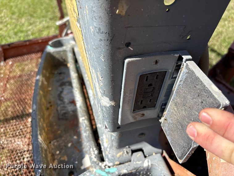 image for item EF1078 2008 JLG 600SJ boom lift