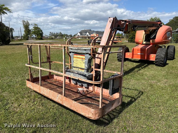 image for item EF1078 2008 JLG 600SJ boom lift