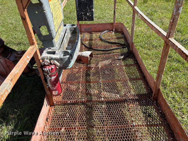 image for item EF1078 2008 JLG 600SJ boom lift