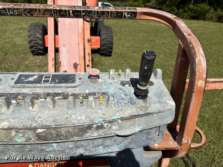 image for item EF1078 2008 JLG 600SJ boom lift