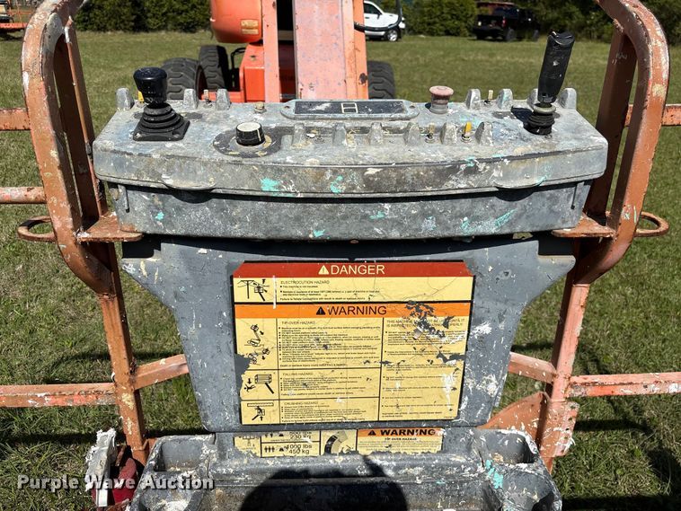 image for item EF1078 2008 JLG 600SJ boom lift