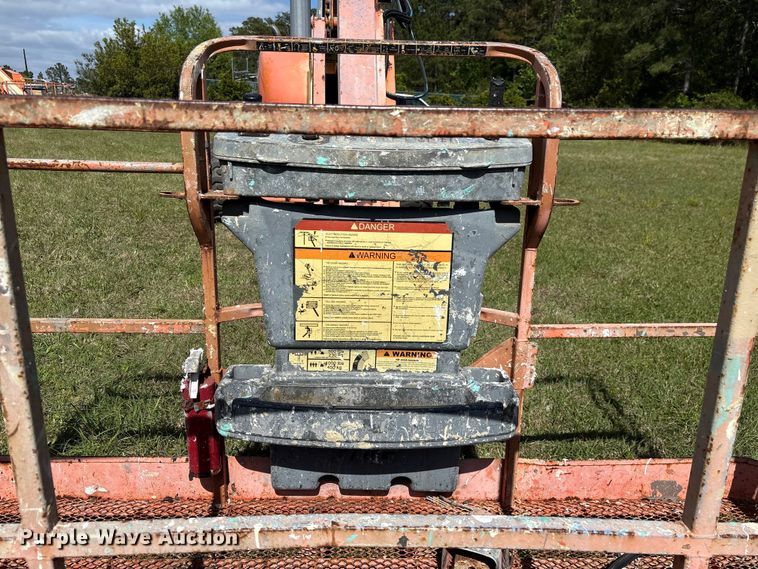 image for item EF1078 2008 JLG 600SJ boom lift