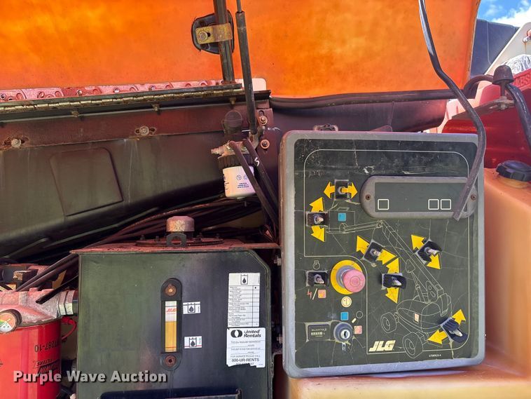 image for item EF1078 2008 JLG 600SJ boom lift