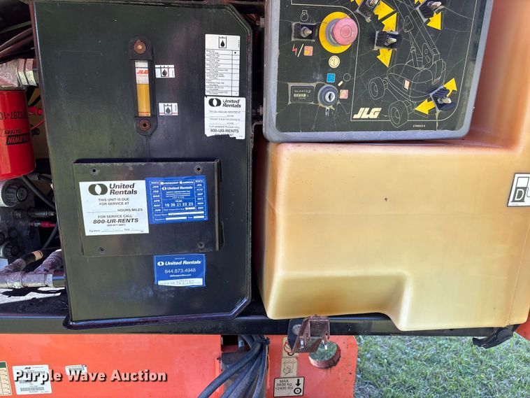 image for item EF1078 2008 JLG 600SJ boom lift