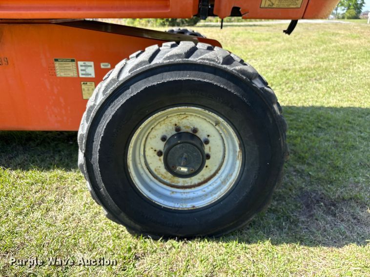 image for item EF1078 2008 JLG 600SJ boom lift