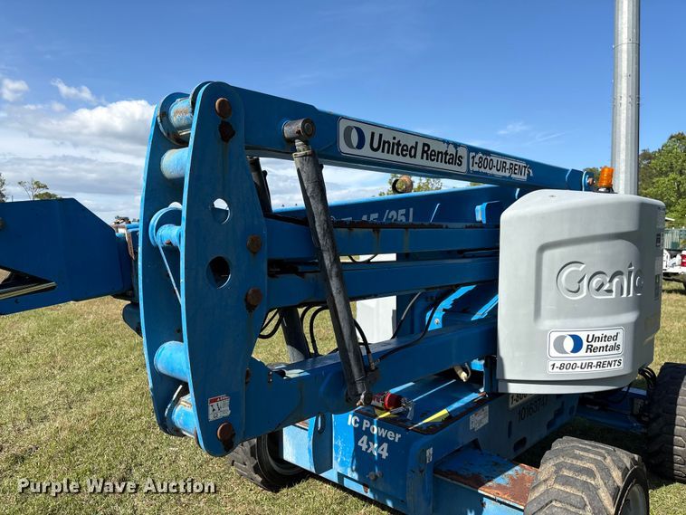 image for item EF1079 2013 Genie Z45 boom lift