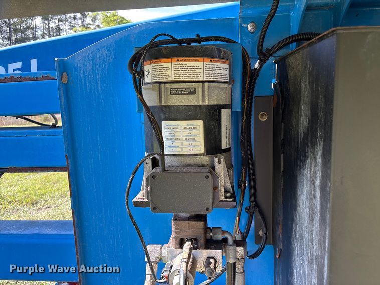 image for item EF1079 2013 Genie Z45 boom lift