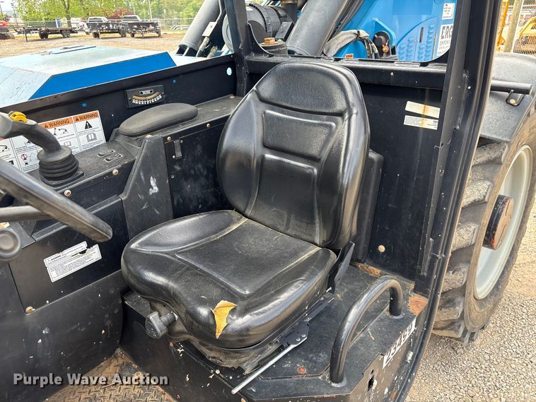 image for item EF1088 2018 Genie GTH-1056 telehandler