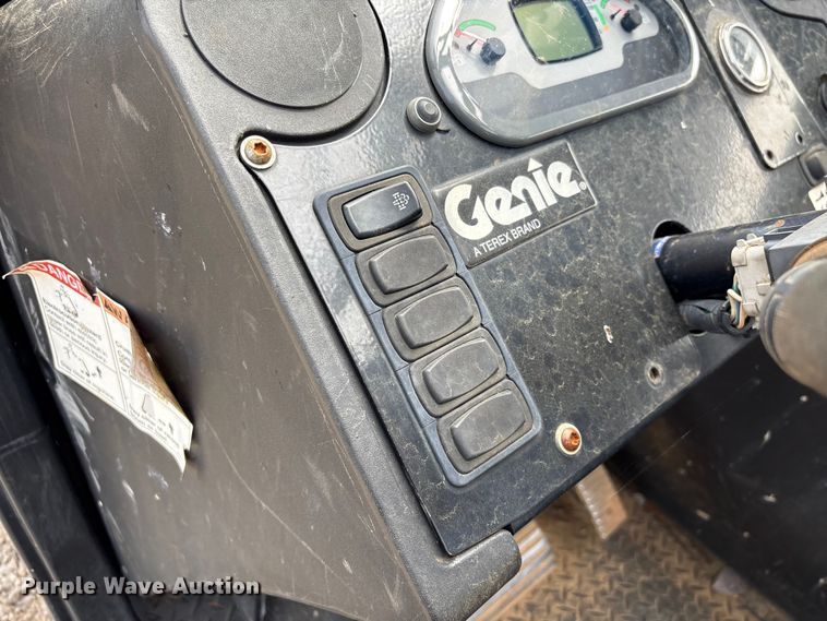 image for item EF1088 2018 Genie GTH-1056 telehandler