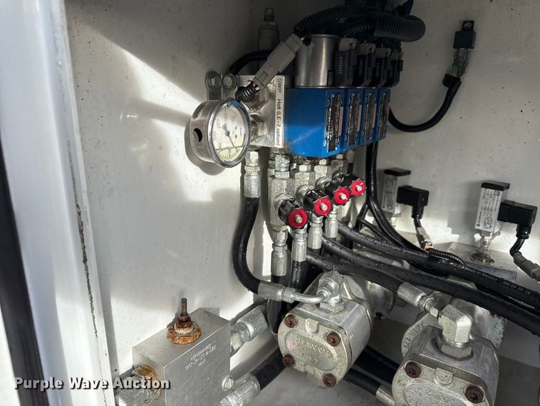 image for item EG1902 2018 Ford F550 Super Duty XL utility / service truck