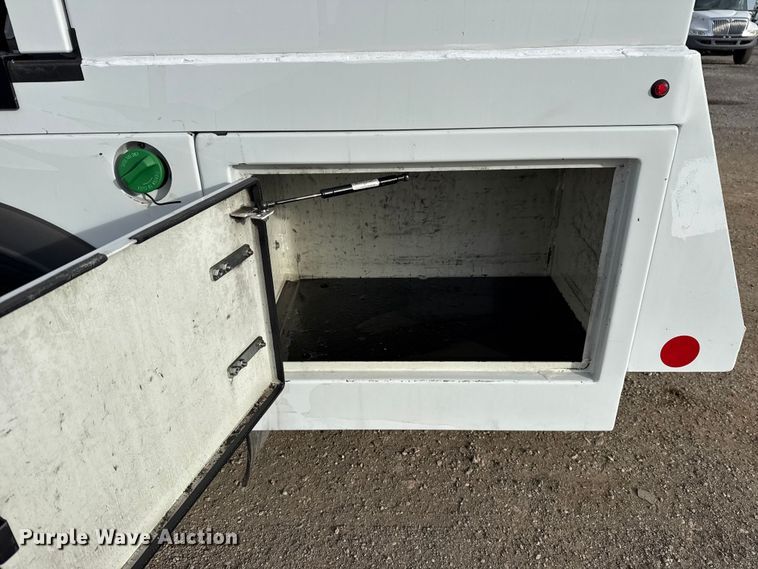 image for item EG1902 2018 Ford F550 Super Duty XL utility / service truck