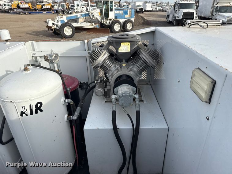 image for item EG1902 2018 Ford F550 Super Duty XL utility / service truck