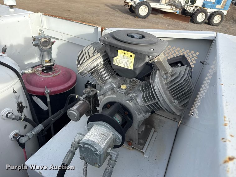 image for item EG1902 2018 Ford F550 Super Duty XL utility / service truck