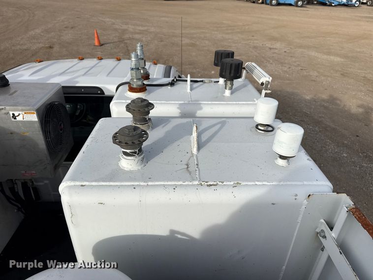 image for item EG1902 2018 Ford F550 Super Duty XL utility / service truck